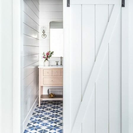 ROUNDUP! 20 BARN DOORS FOR EVERY STYLE OF HOME